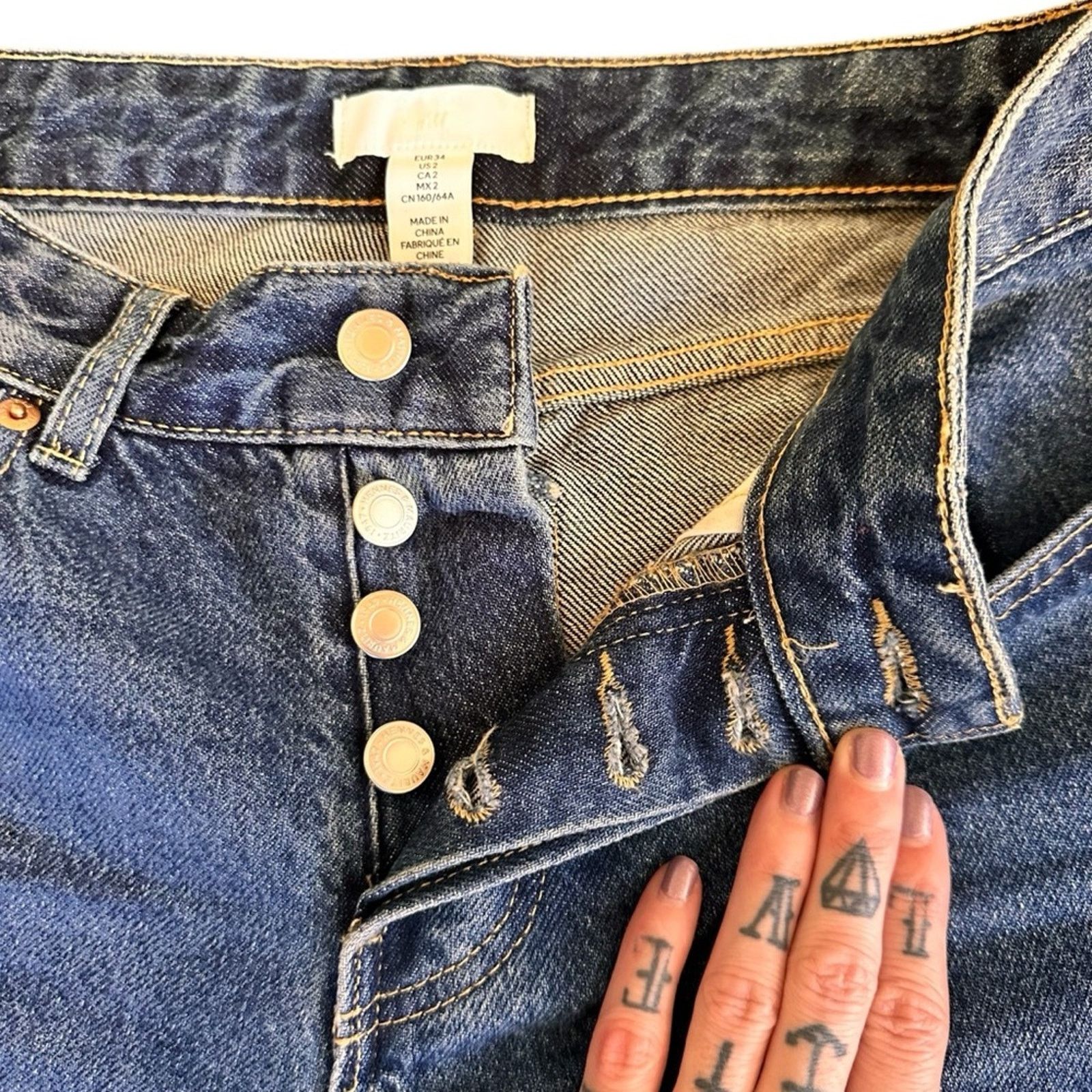 H&M H&M Wide Straight Leg Denim – Medium Wash – Size 2 – EUC Size 25" / US 0 / IT 36 - 4 Thumbnail