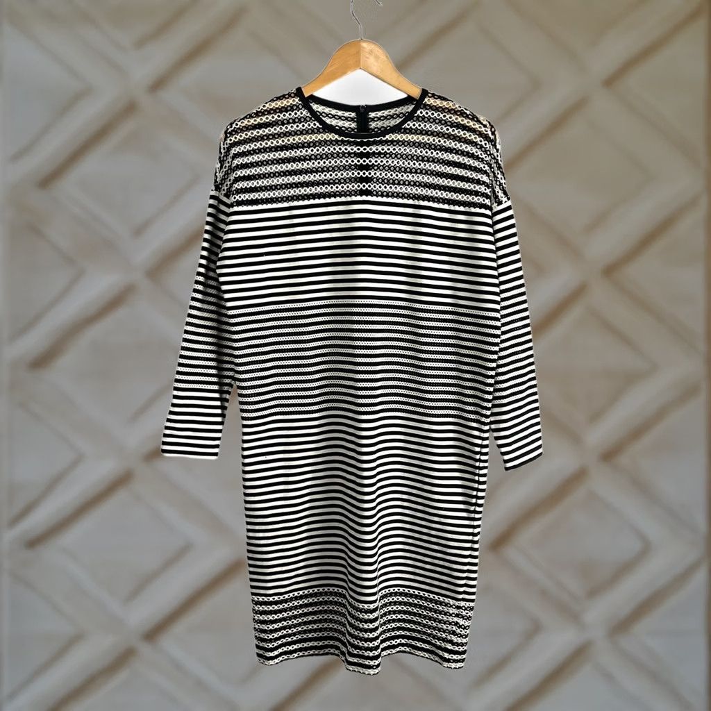Vintage Akris Punto Shift Dress Womens 12 Knee Length White Black Striped Sheath Crew Neck Zip Back Size XL / US 12-14 / IT 48-50 - 1 Thumbnail