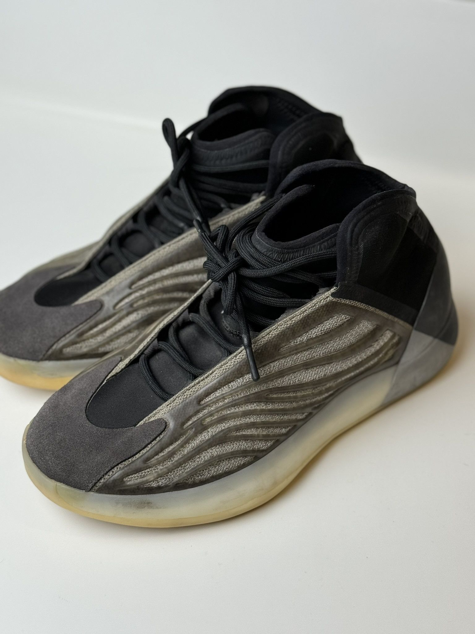 Adidas × Yeezy Adidas Yeezy Quantum Size US 11.5 / EU 44-45 - 1 Thumbnail