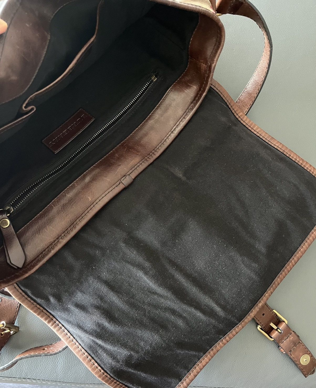 Burberry BBR $3k Rare Vintage Classic Logo Messenger Crossbody Bag Size ONE SIZE - 8 Thumbnail