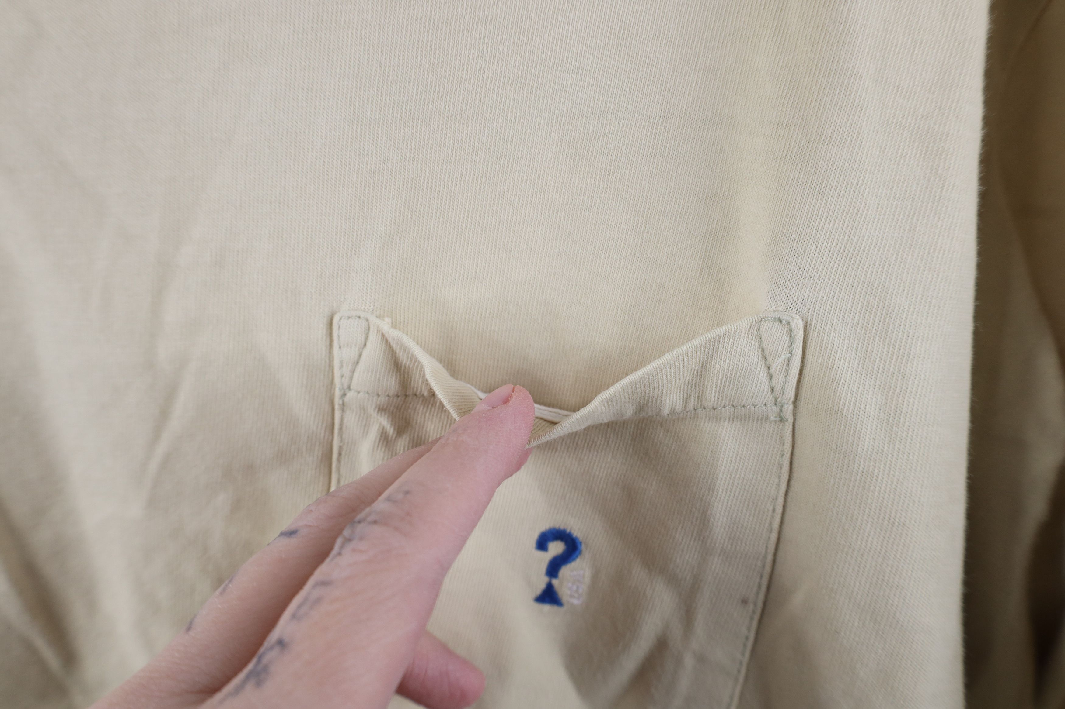 Guess Vintage 90s Guess Spell Out USA Pocket T-Shirt Cotton USA Size US L / EU 52-54 / 3 - 6 Thumbnail