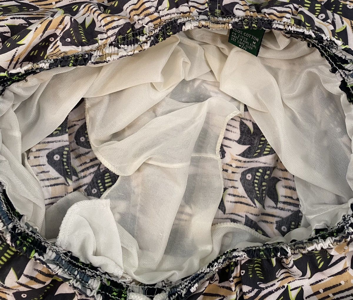 Lacoste VTG 90’s Izod Lacoste All Over Fish Print Lined Swim Shorts Size US 32 / EU 48 - 6 Thumbnail