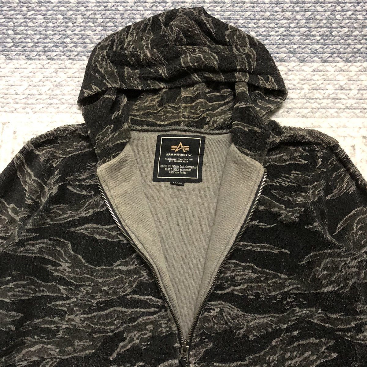 Alpha Industries Rare Distressed Alpha Industries Tiger Stripe Sweater Hoodie Size US M / EU 48-50 / 2 - 5 Thumbnail