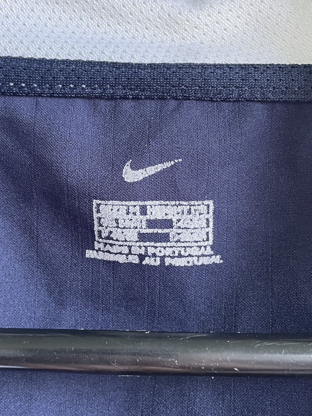Nike LEEDS UNITED 2003/04 AWAY FOOTBALL SHIRT SOCCER JERSEY NIKE Size US M / EU 48-50 / 2 - 10 Thumbnail