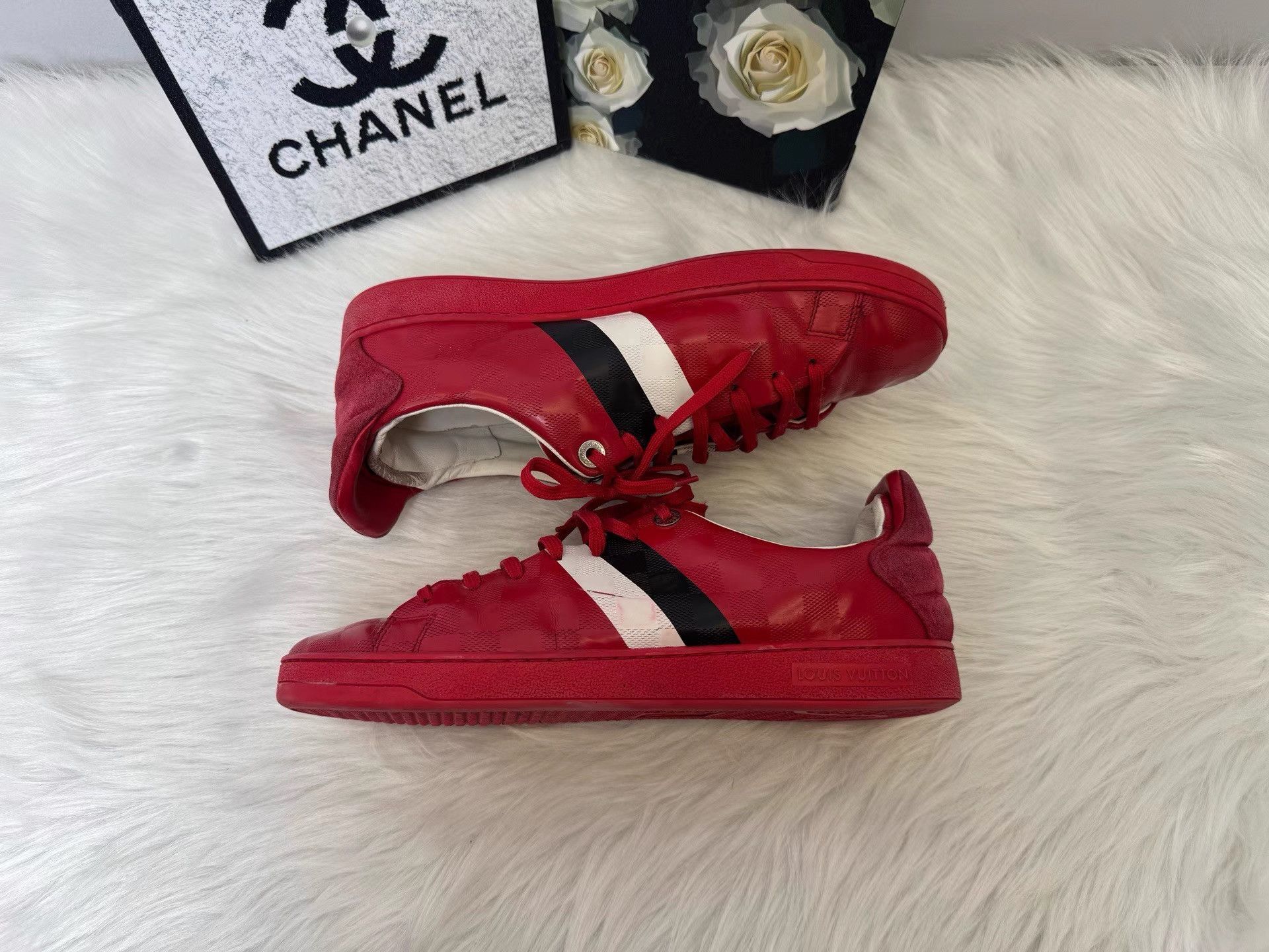 Louis Vuitton Louis Vuitton Red Checkerboard Sneakers K36 Size US 9.5 / EU 42-43 - 7 Thumbnail