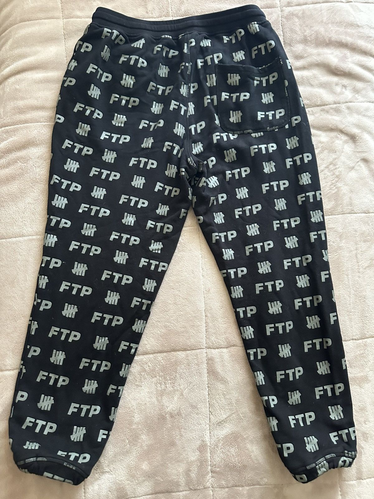 Fuck The Population × Undefeated UNDEFEATED x FTP All Over Print Sweatpants Size US 32 / EU 48 - 2 Thumbnail