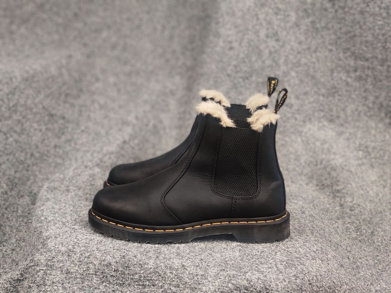 Dr. Martens Dr.Martens 2976 Leonore Leather Fur Lined Chelsea boots Size US 11 / IT 41 - 8 Thumbnail