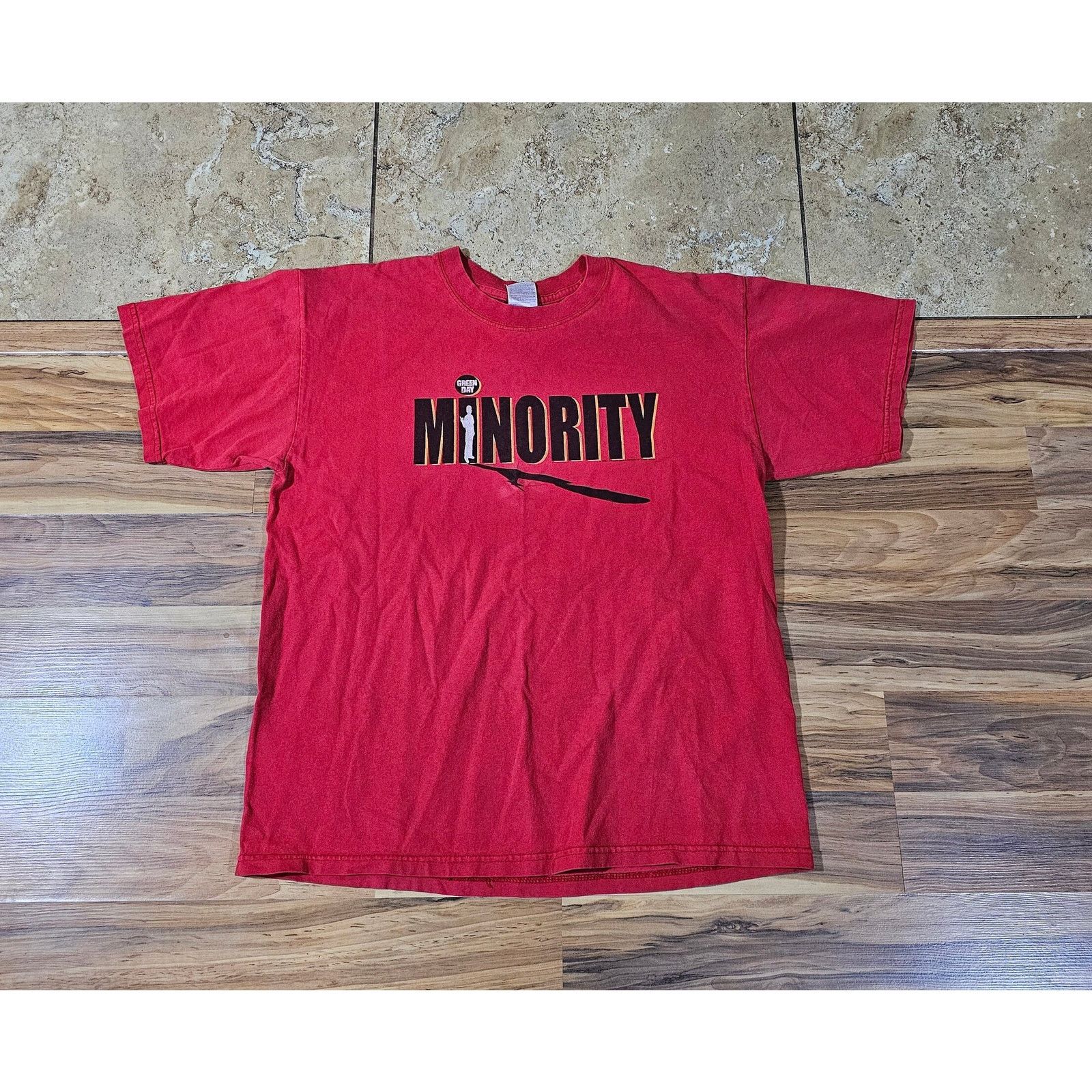 Gildan Green Day Minority 2001 T-Shirt Red Black Sz L Size US L / EU 52-54 / 3 - 1 Thumbnail