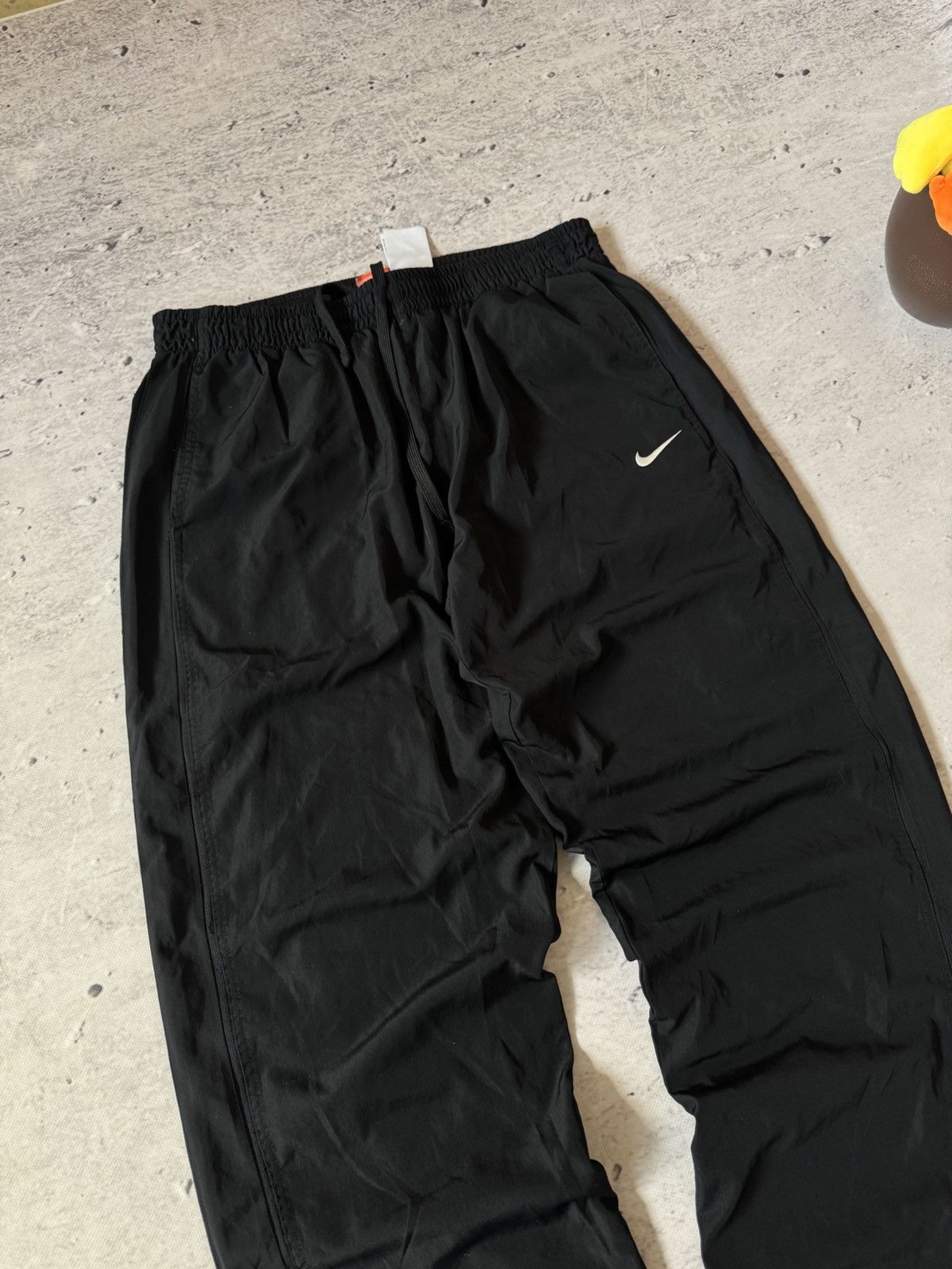 Nike × Vintage NIKE NYLON VINTAGE Y2K OVERSIZE BAGGY FIT PANTS SWEATPANTS Size US 34 / EU 50 - 4 Thumbnail