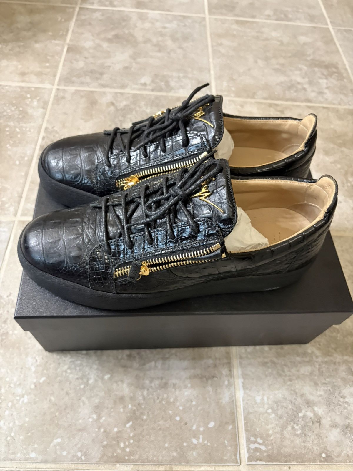 Giuseppe Zanotti Frankie Low