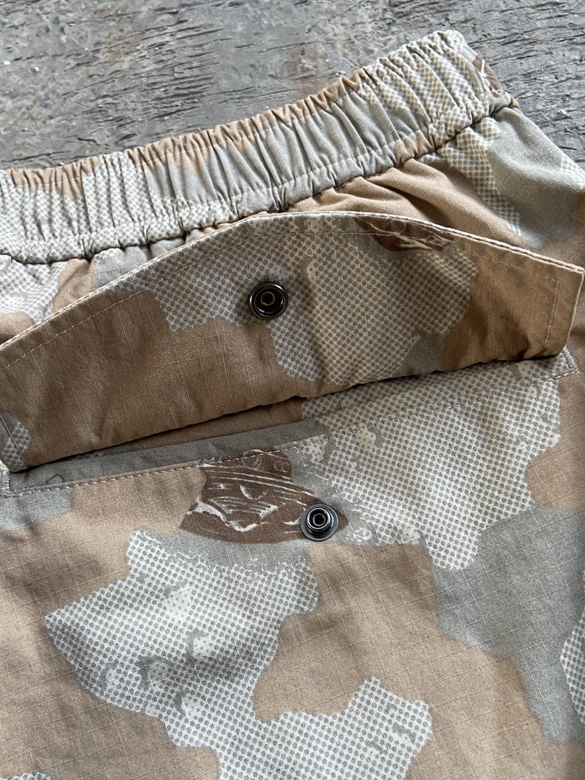 GU × Undercover GU x Undercover - Cargo Camo Track Pants Size US 36 / EU 52 - 16 Thumbnail