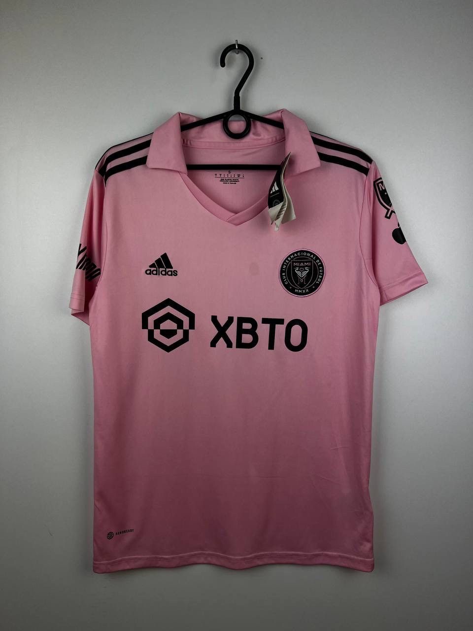 Vintage Inter Miami Adidas Messi jersey t-shirts size S Size US S / EU 44-46 / 1 - 1 Thumbnail