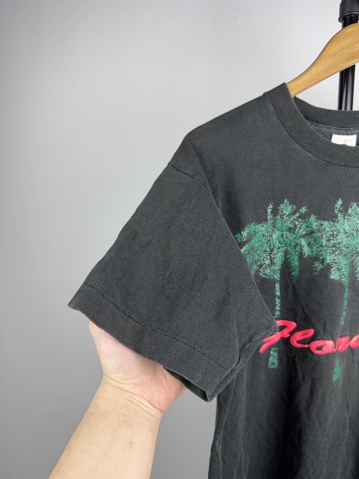 Vintage VNTG 90s Retro Florida Palm Trees USA Distressed Faded Tee Size US L / EU 52-54 / 3 - 3 Thumbnail