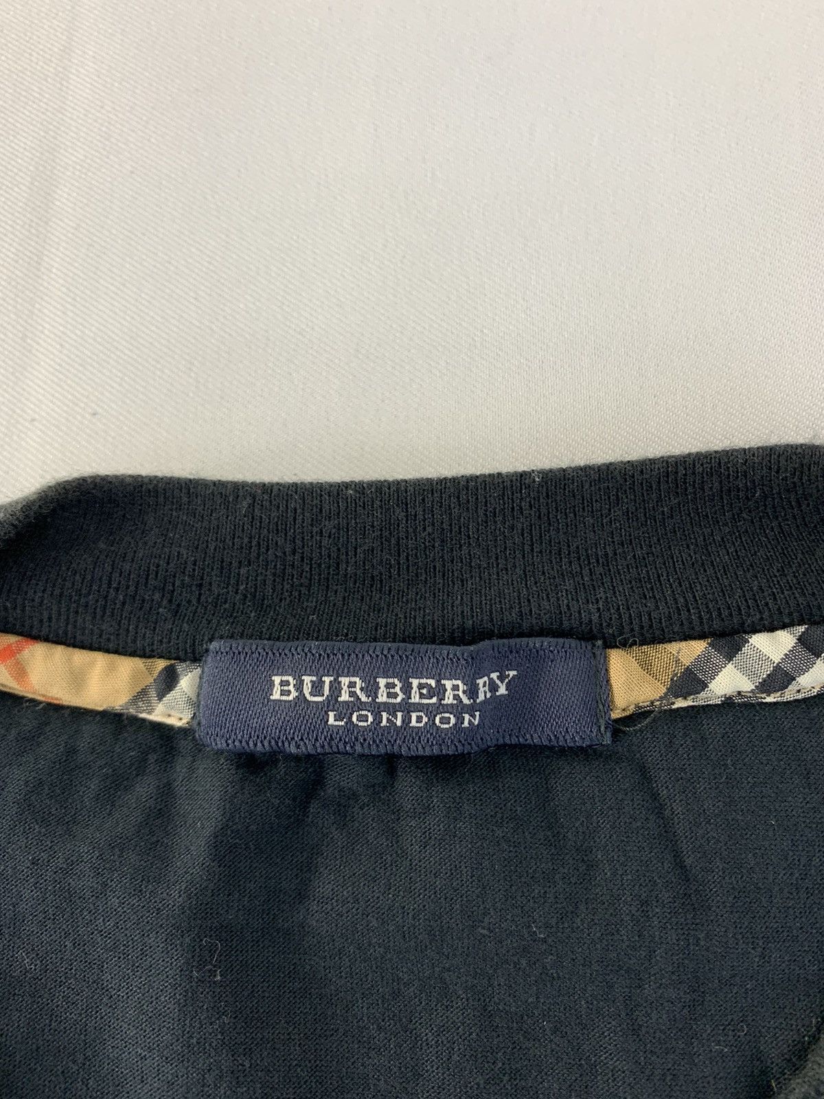 Burberry Burberry London Plain Minimalist Style Printed Tee T-shirt Size US M / EU 48-50 / 2 - 5 Thumbnail