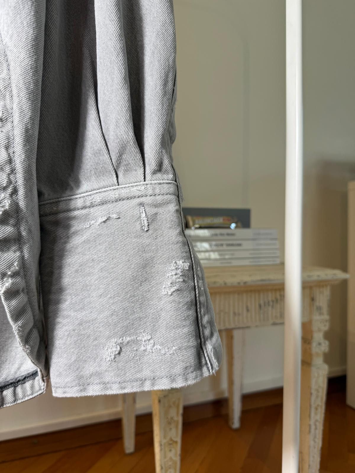 The Attico The Attico cut-out detail asymmetric collar shirt Size S / US 4 / IT 40 - 5 Thumbnail