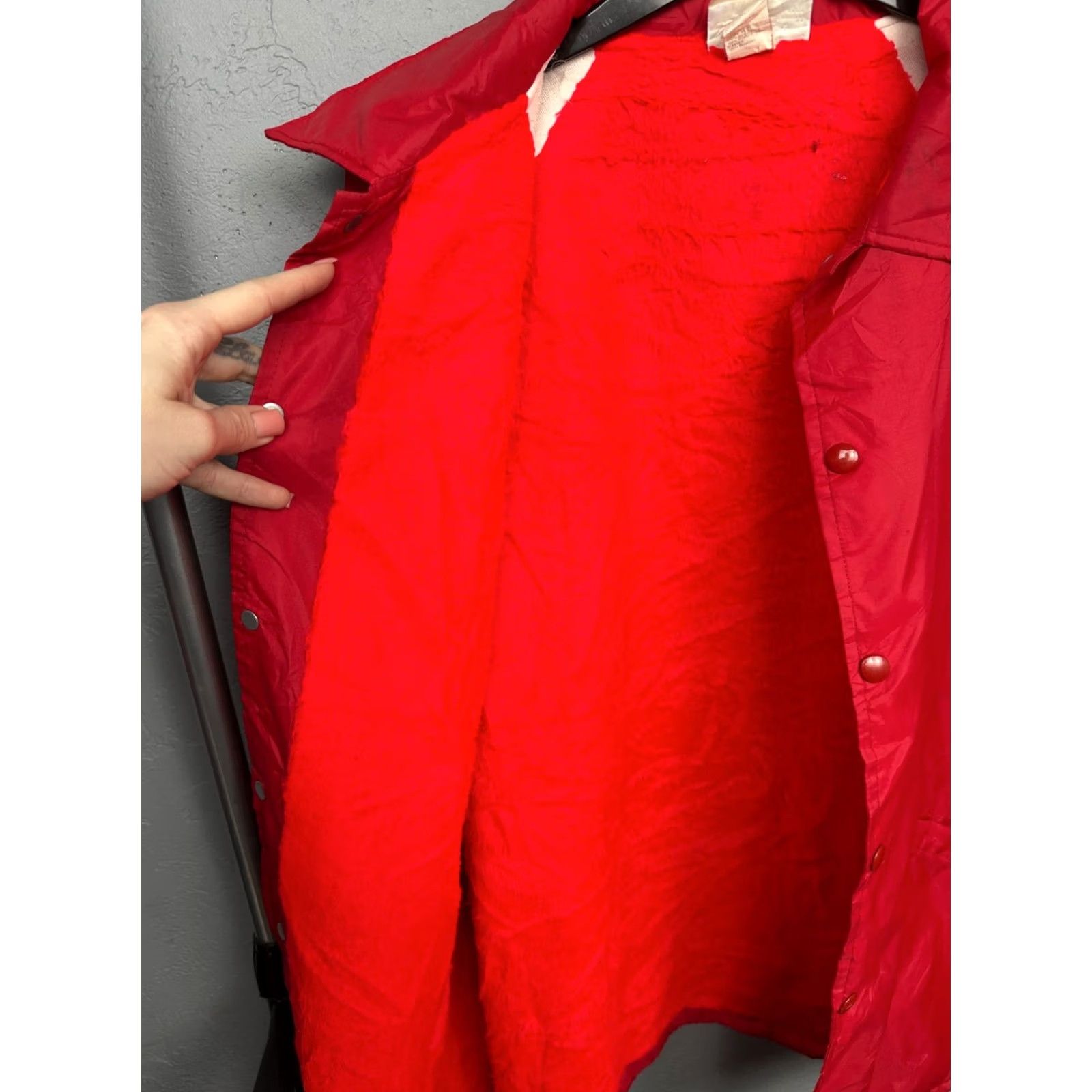 Vintage Hartwell 90s Vintage Mens Satin Jacket Made In USA L Red Hartwell Jacket Mens 90s Vintage Satin Nylon Zip? Snap Size US L / EU 52-54 / 3 - 6 Thumbnail