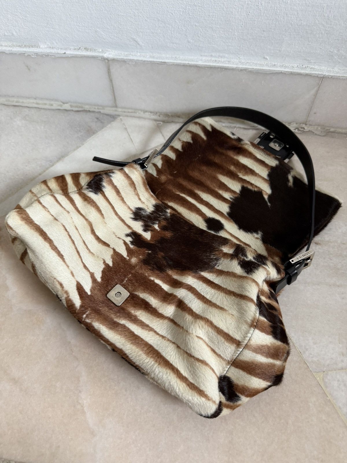 Fendi 2000s Sick Limited Edition Fendi Pony Hair Mama Baguette bag Size ONE SIZE - 10 Thumbnail