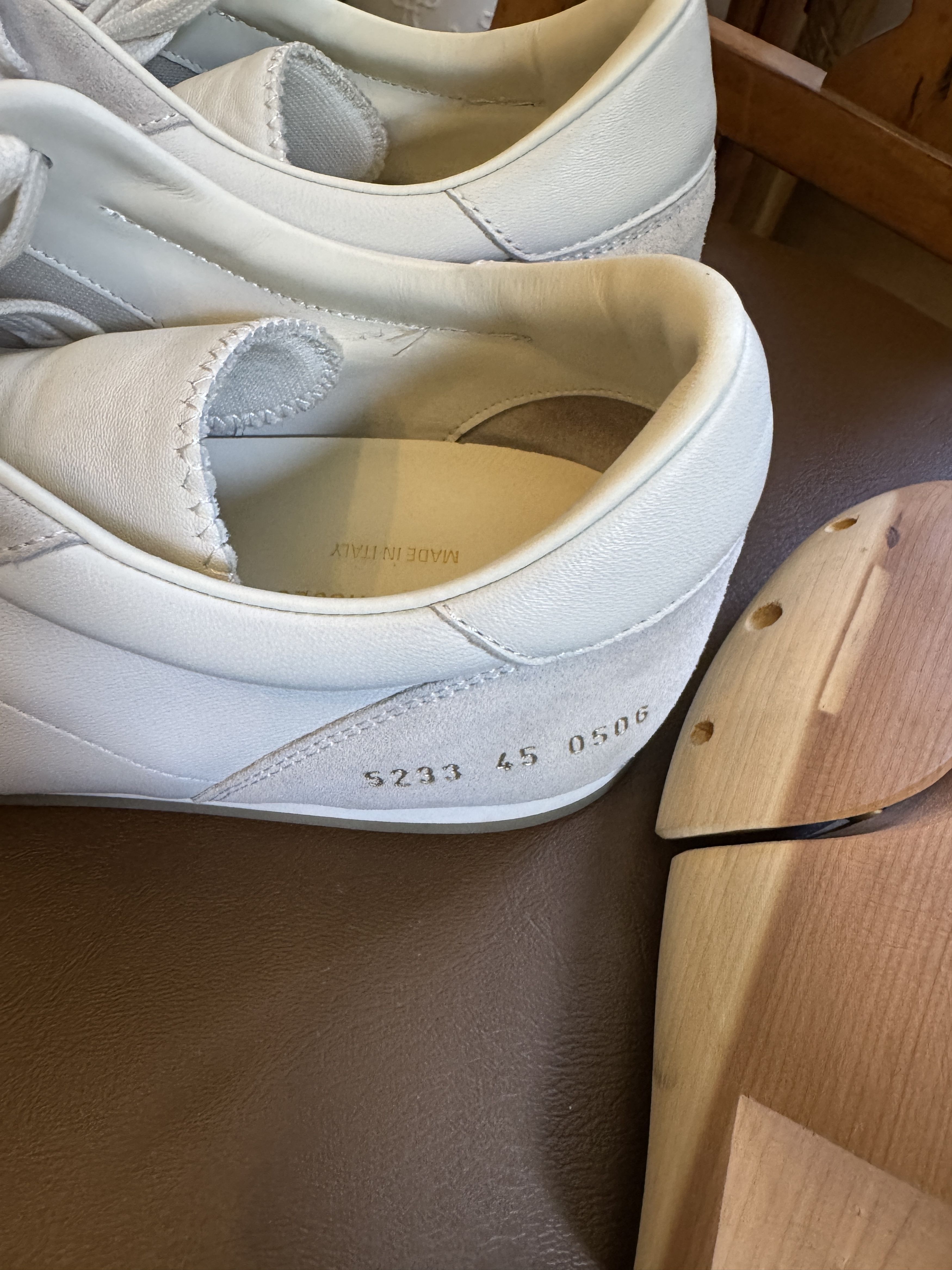 Common Projects Minimal Runner in off-white Size US 12 / EU 45 - 7 Thumbnail