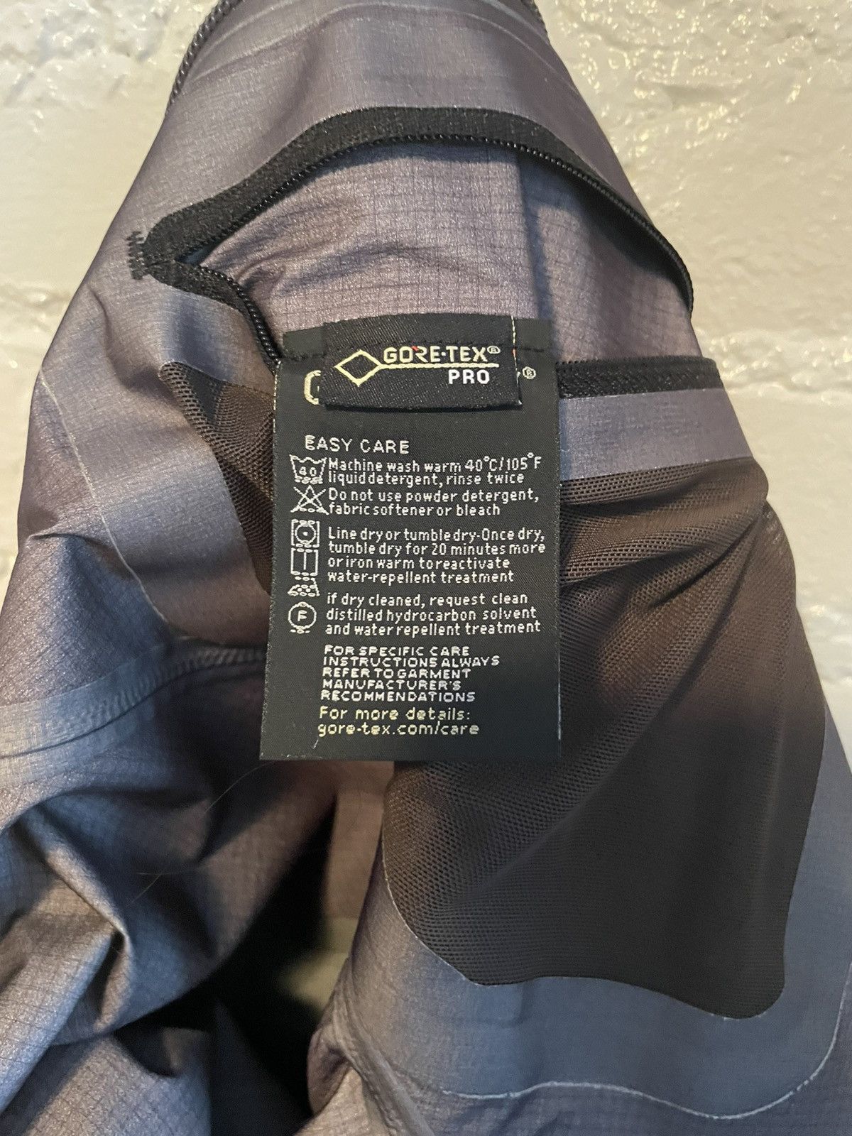 Tilak Tilak x Journal Standard Asgard GoreTex Pro Size US XS / EU 42 / 0 - 3 Thumbnail