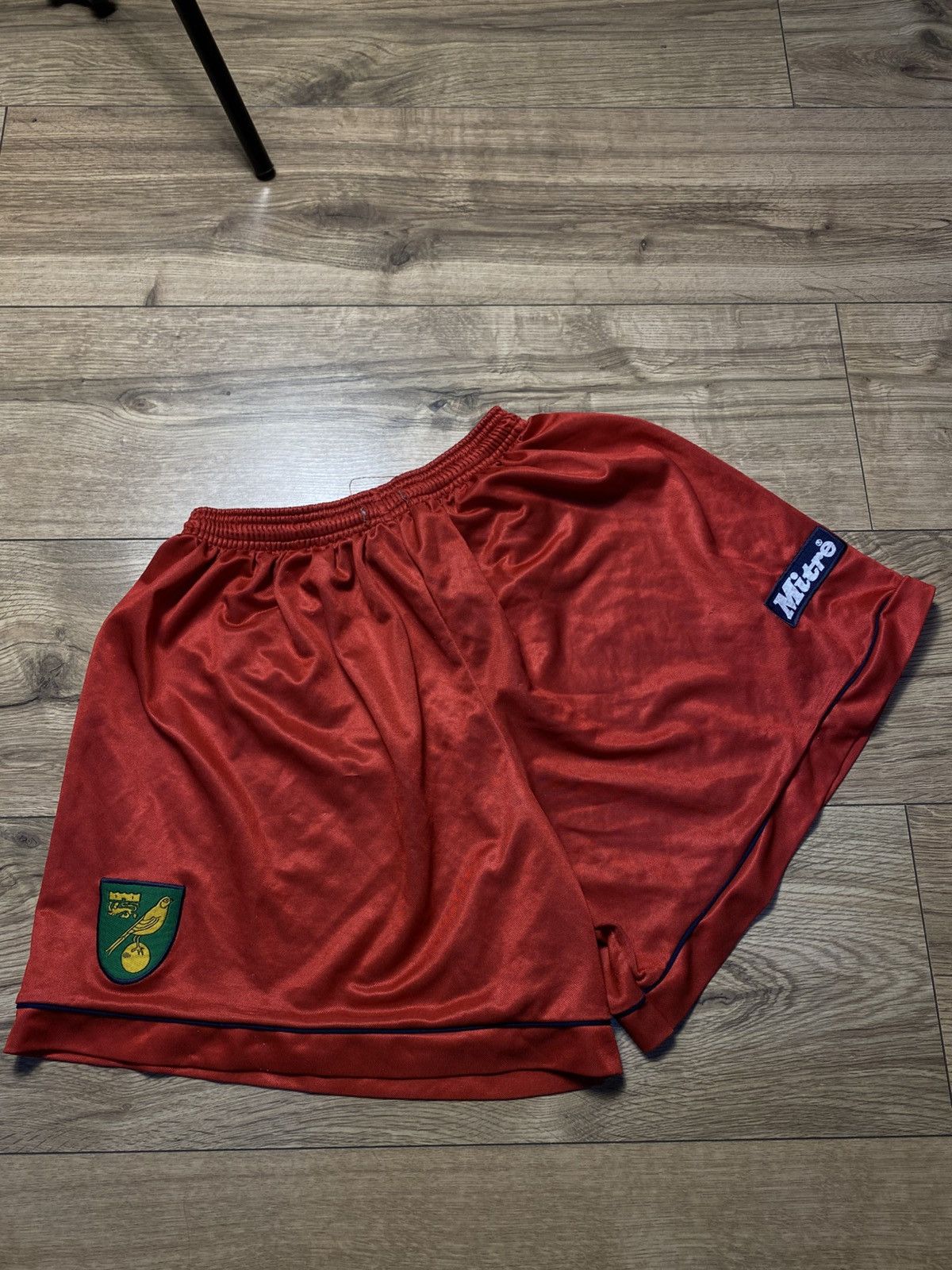 Other 1996-97 Norwich Away Shorts Mitre Sz-34 Size US 34 / EU 50 - 1 Thumbnail