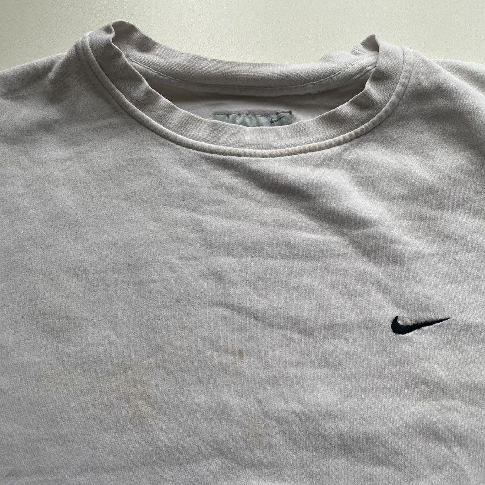 Nike Vintage Y2K Nike Swoosh Crewneck Sweatshirt White Large Rare Size US L / EU 52-54 / 3 - 2 Thumbnail