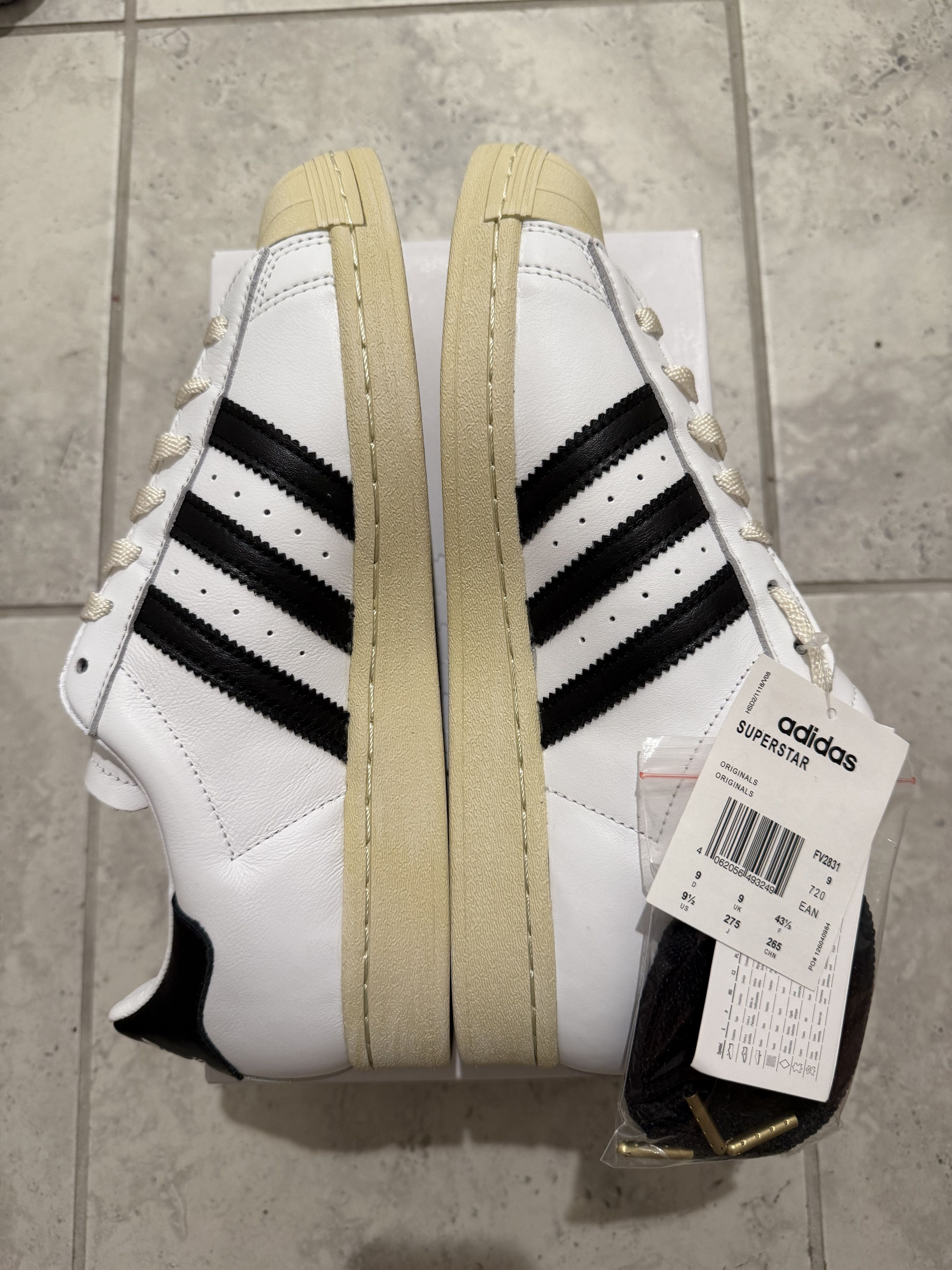 Adidas Adidas Superstar White Black Aged Sole [FV2831] US Men's 9.5 Size US 9.5 / EU 42-43 - 2 Thumbnail