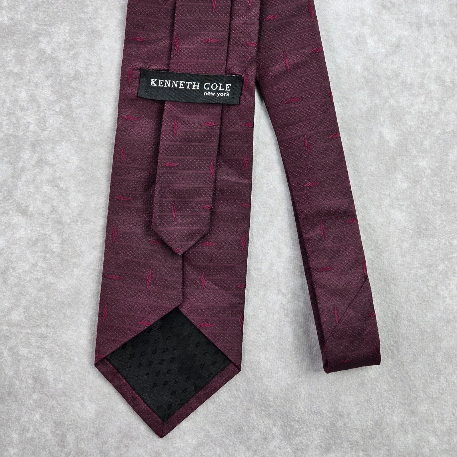 Other Kenneth Cole New York Burgundy Maroon Stripe Silk Neck Tie Size 28 - 3 Thumbnail