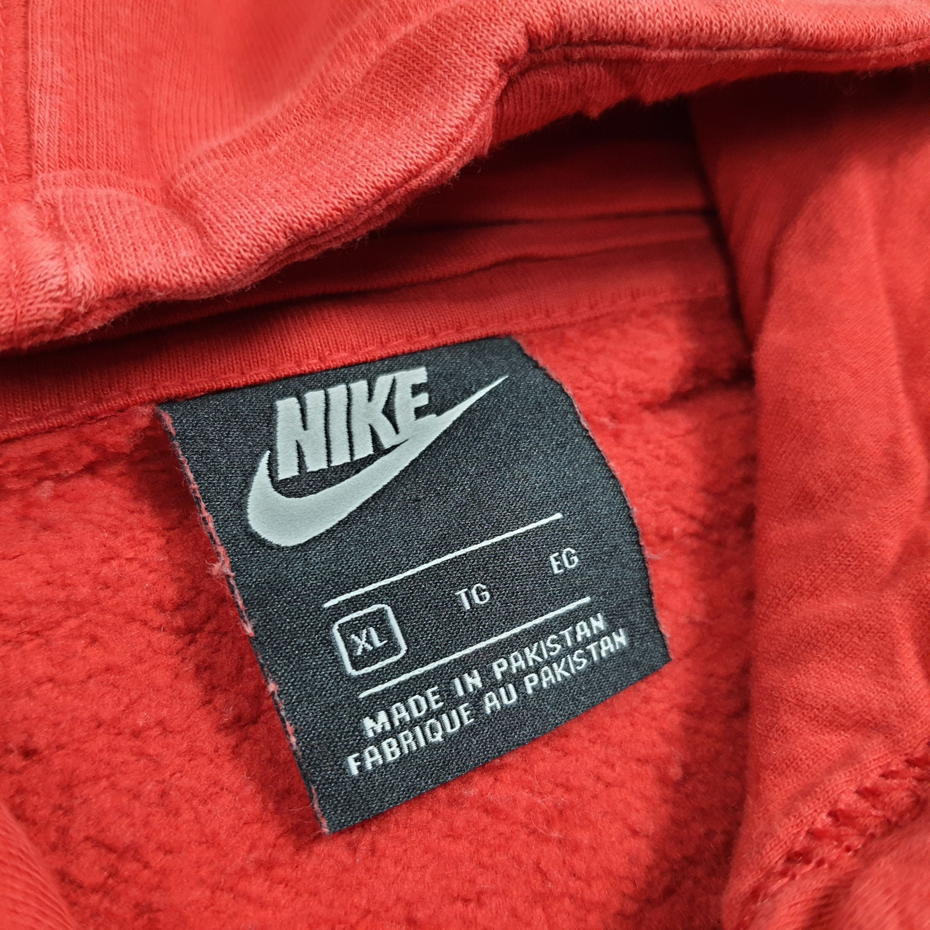 Nike Vintage Nike Embroidered Swoosh Hoodie C281N16 Size US L / EU 52-54 / 3 - 4 Thumbnail