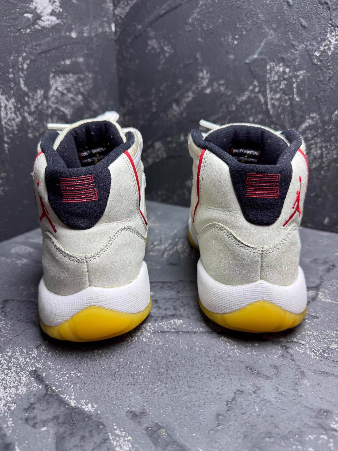 Nike Air Jordan 11 Bugs Bunny White & Red Q10 Size US 6.5 / IT 36.5 - 5 Thumbnail