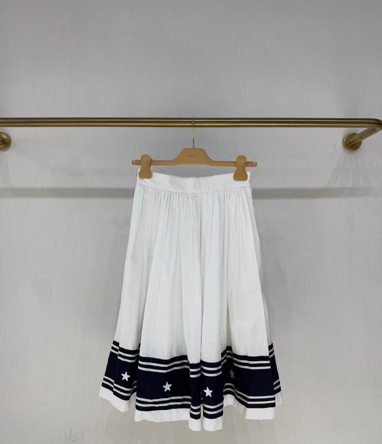 Miu Miu Miu Miu Striped White Skirt 38Women Size 26" / US 2 / IT 38 - 1 Thumbnail