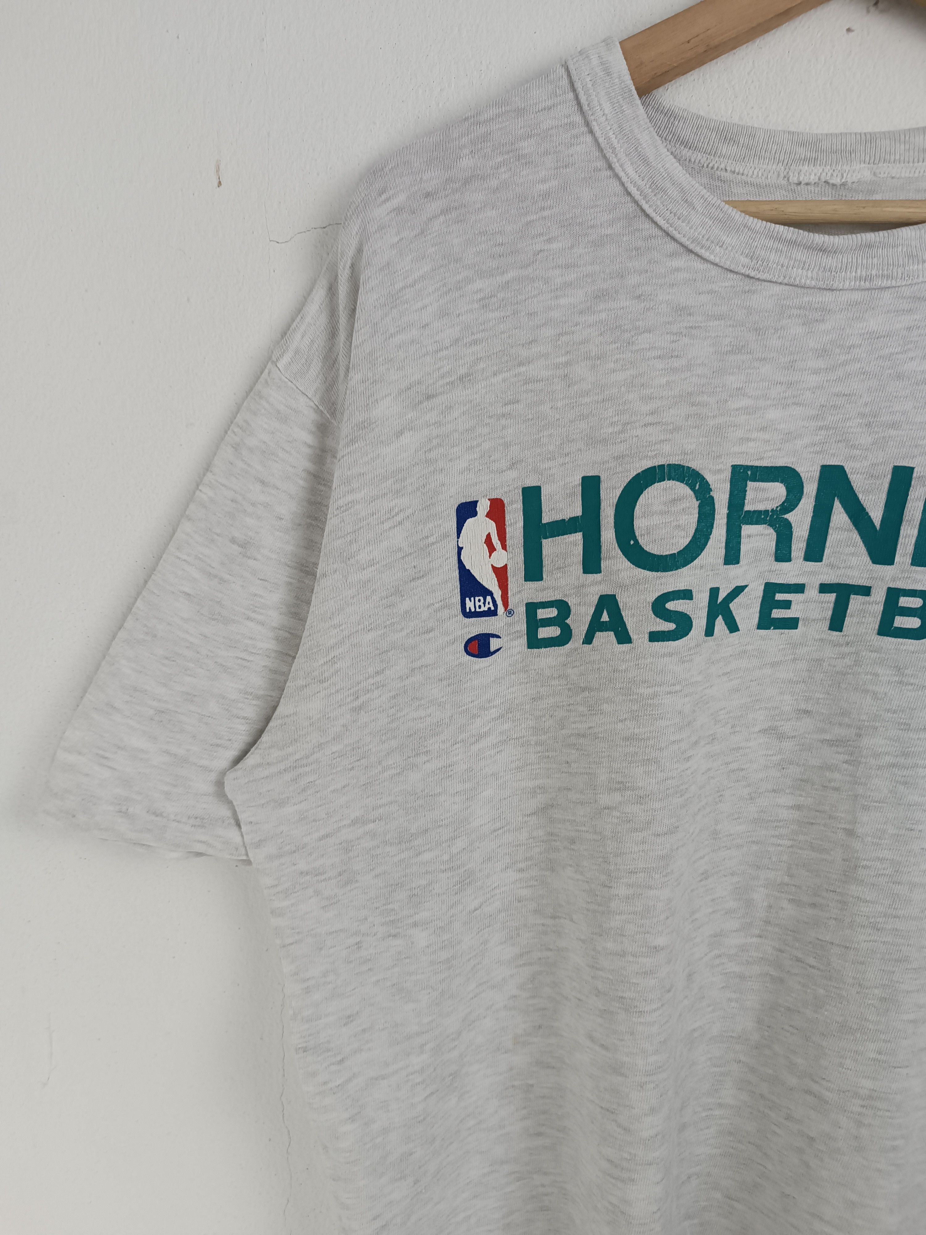 NBA VINTAGE 90'S HORNETS BASKETBALL NBA CHAMPION TEE Size US L / EU 52-54 / 3 - 5 Thumbnail