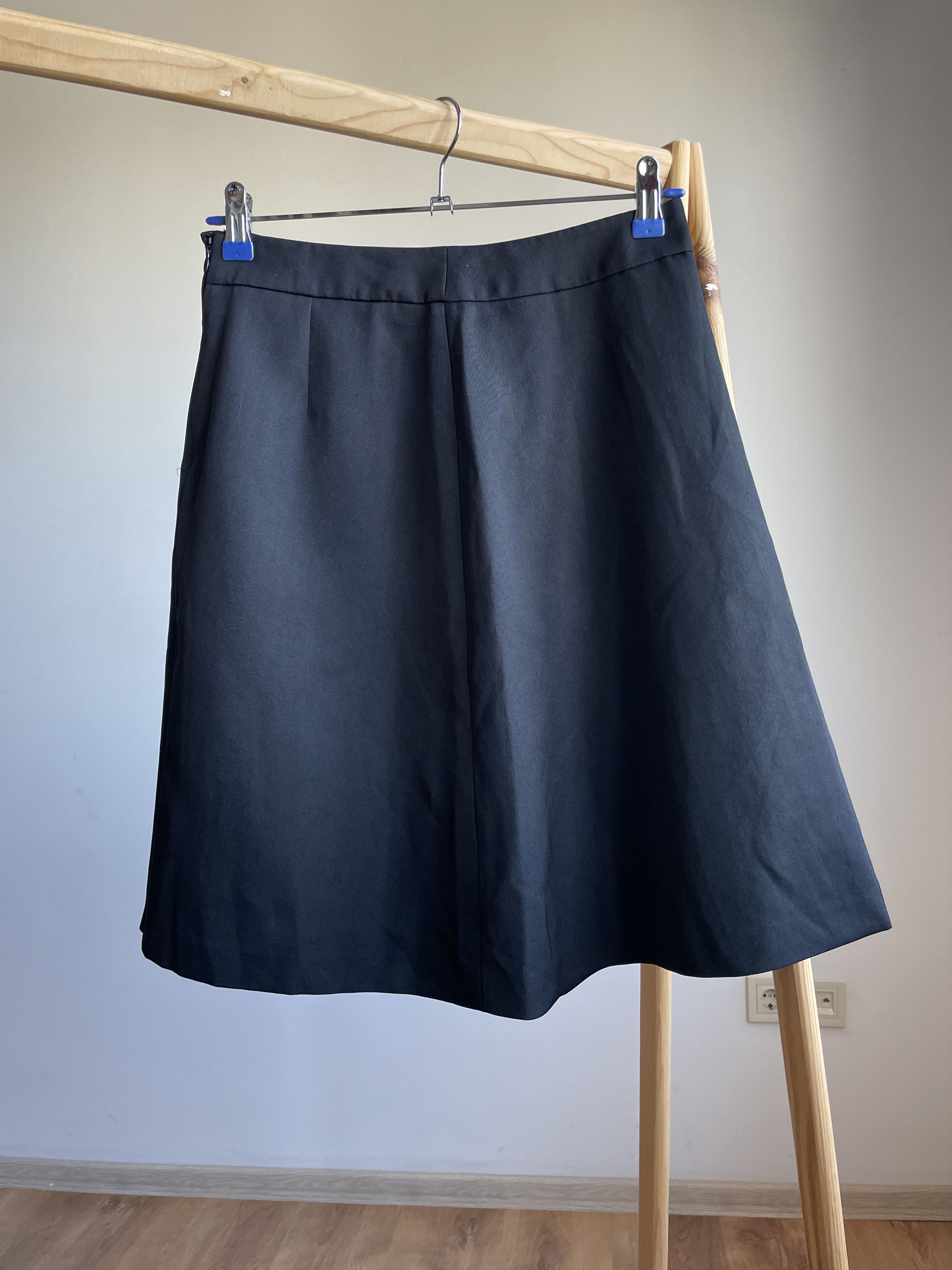 Louis Vuitton Louis Vuitton Uniformes Flared Midi Skirt Size EUR 36 Size 25" / US 0 / IT 36 - 2 Thumbnail