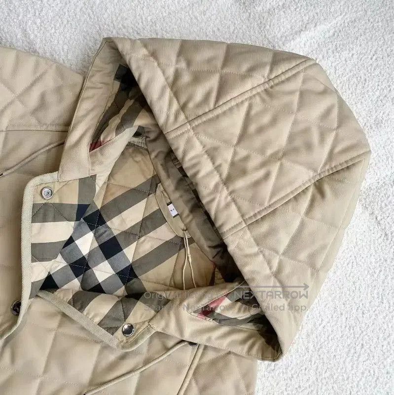 Burberry Burberry Khaki Quilted Cotton Women's Jacket. Size S / US 4 / IT 40 - 3 Thumbnail