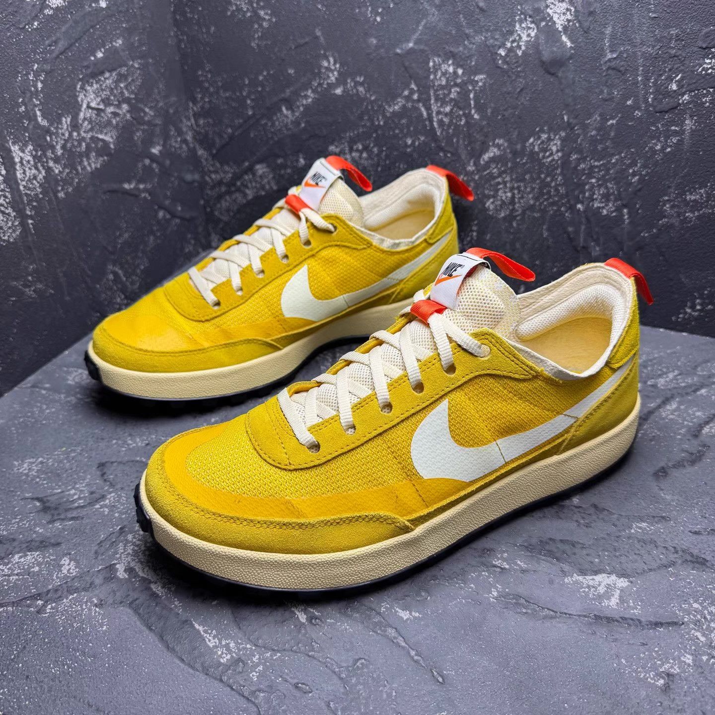 Nike Nike x Tom Sachs Mars Yard 4.0 Yellow Q10 Size US 10 / EU 43 - 1 Thumbnail