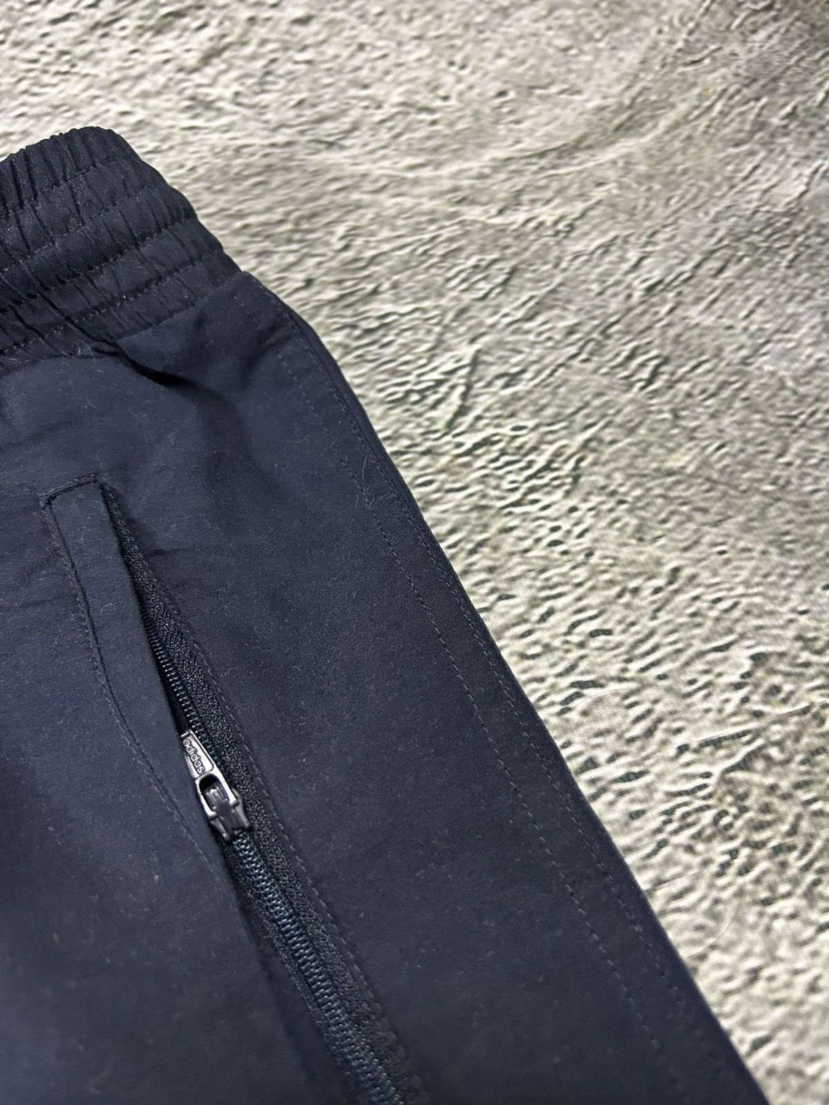 Adidas Adidas vintage dark navy track pants small logo drill Y2K Size US 30 / EU 46 - 5 Thumbnail