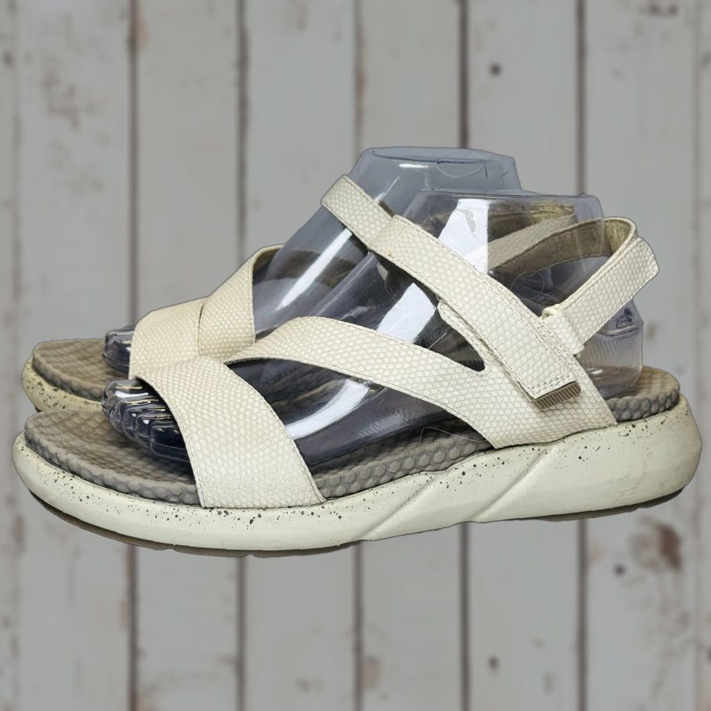 Vintage Baretraps Glena Sandals Womens Size 9.5 M White Adjustable Ankle Strap Comfort Arch Support Size US 10 / IT 40 - 1 Thumbnail