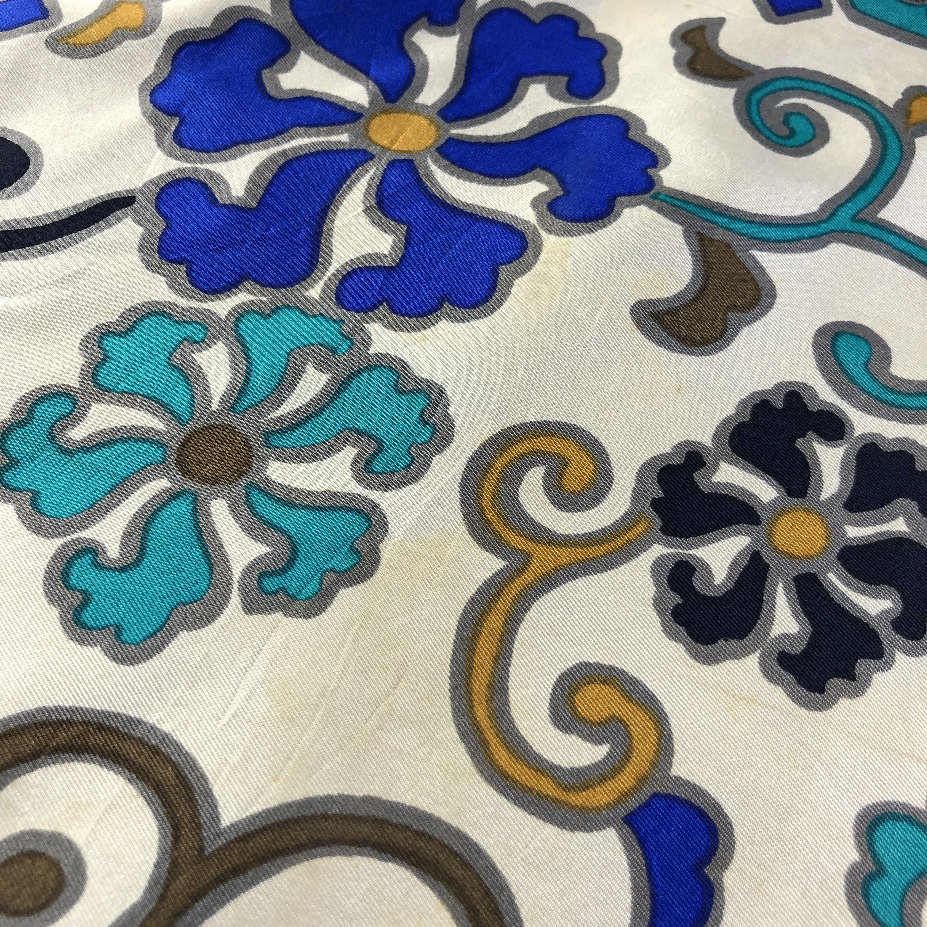 Vintage Unknown Floral Hand Rolled Silk Scarf M981 Size ONE SIZE - 12 Thumbnail