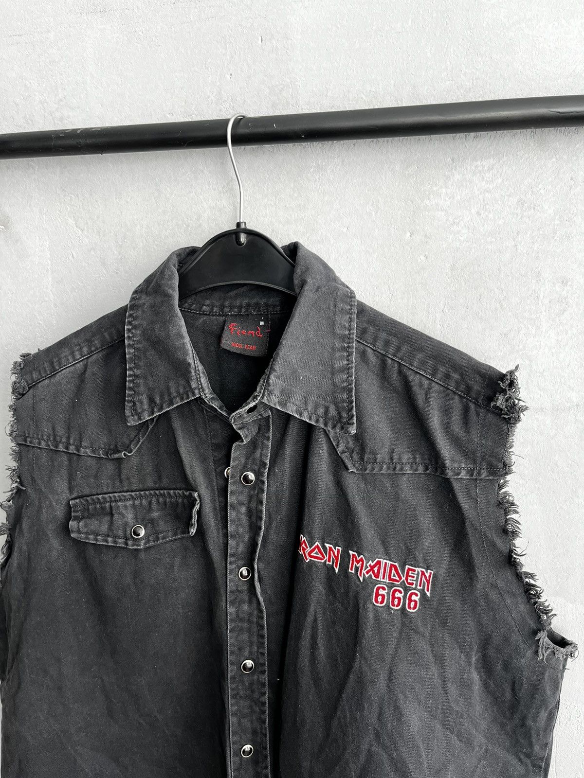 Band Tees × Iron Maiden Iron Maiden vintage vest size M Size US M / EU 48-50 / 2 - 2 Thumbnail
