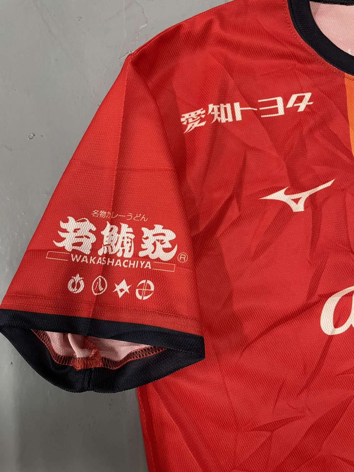 Mizuno J1 League Japan Soccer Nagoya Grampus Eight AU 5G Jersey Size US M / EU 48-50 / 2 - 5 Thumbnail