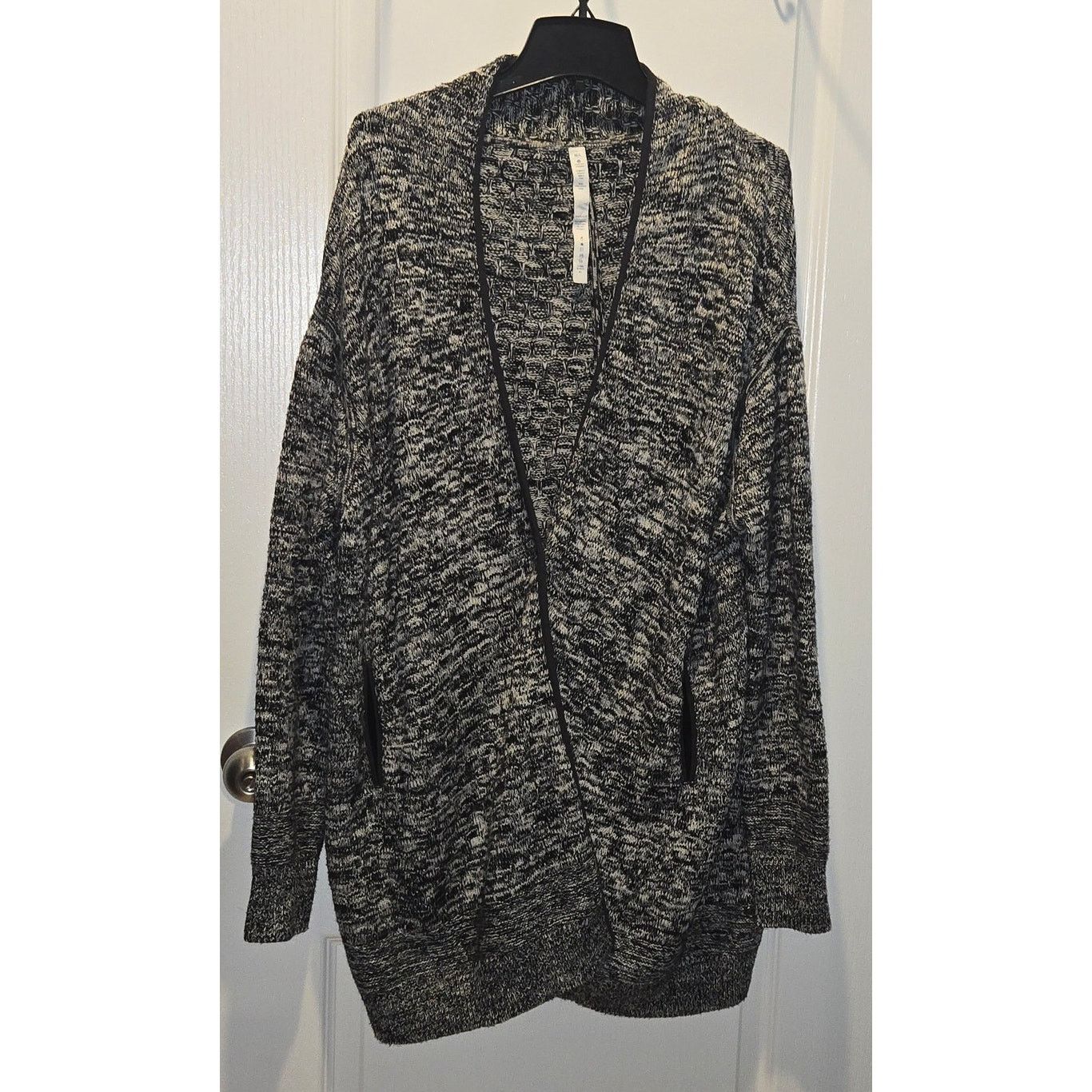Lululemon Lululemon Cardi All Day Merino wool oversized cardigan M/L Size L / US 10 / IT 46 - 1 Thumbnail