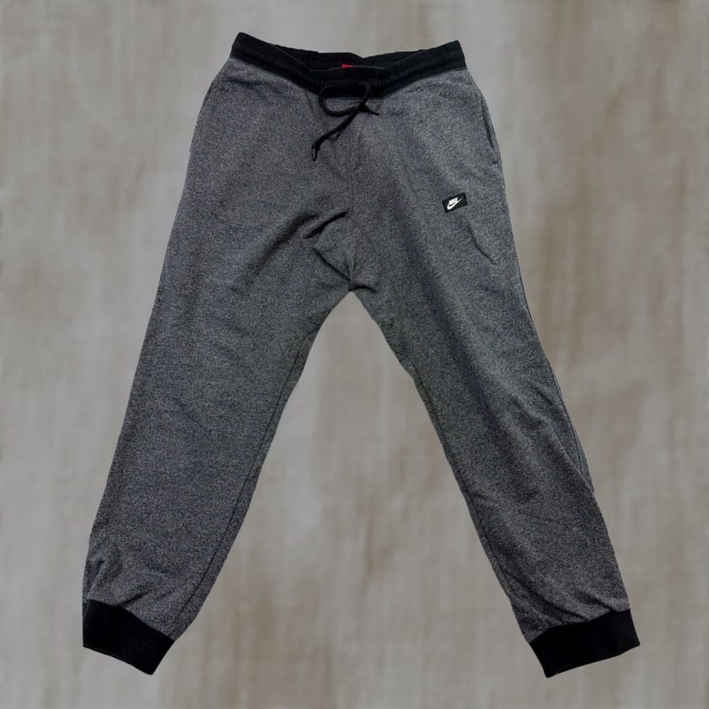Nike Nike Sweatpants Mens Tapered Warm Up Drawstring Athleisure Gray L Size US 33 - 1 Thumbnail