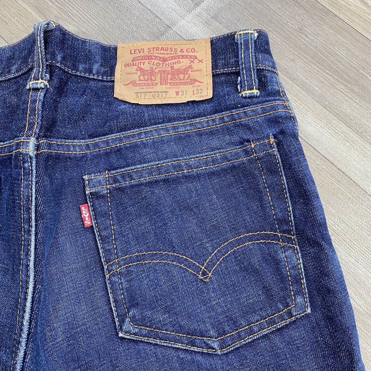 Levi's Vintage Clothing 1990s Vintage Levis 517 USA Bell Button Bootcut Flared Jeans Size US 31 - 20 Thumbnail