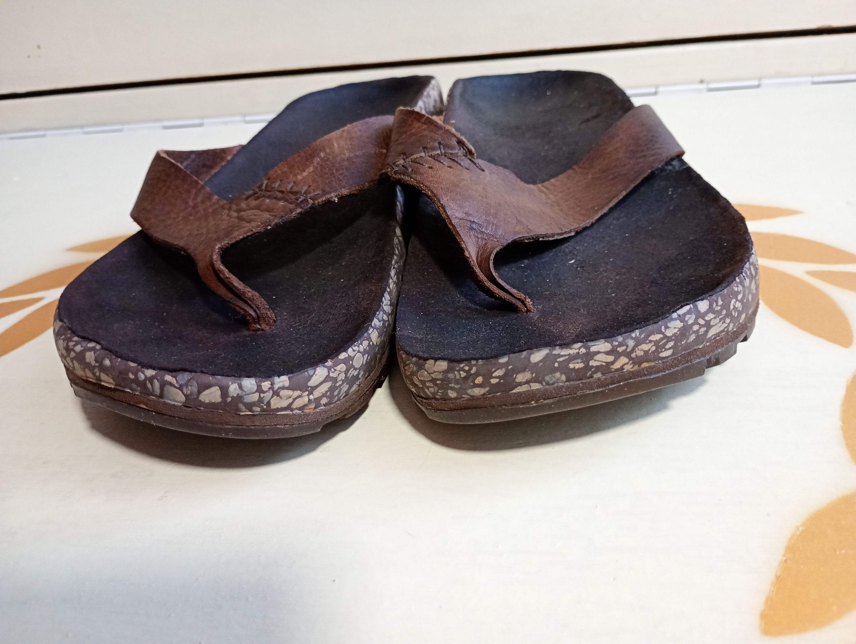Nike ACG Nike ACG Flip Flops Leather Vintage 2007 Size US 10 / EU 43 - 13 Thumbnail
