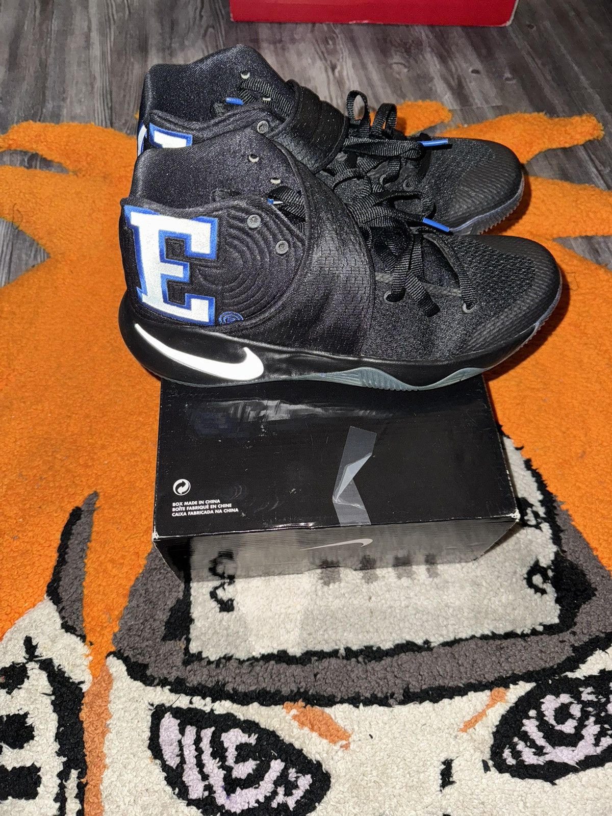 Nike Nike Kyrie 2 Duke PE Size US 9.5 / EU 42-43 - 2 Thumbnail