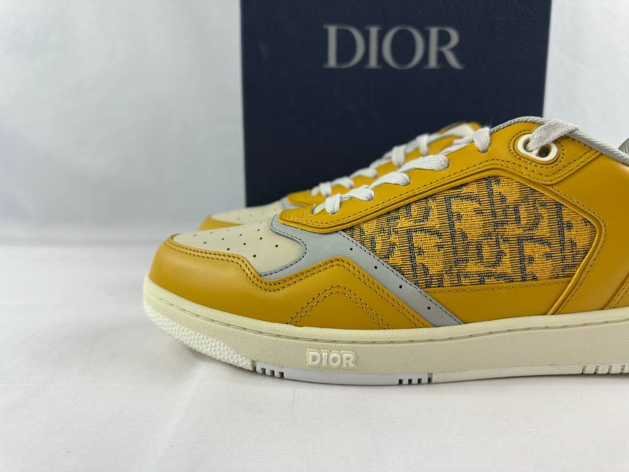 Dior Dior B27 Low 'Dior Oblique' Gold-Tone White Grey Size US 11 / EU 44 - 9 Thumbnail