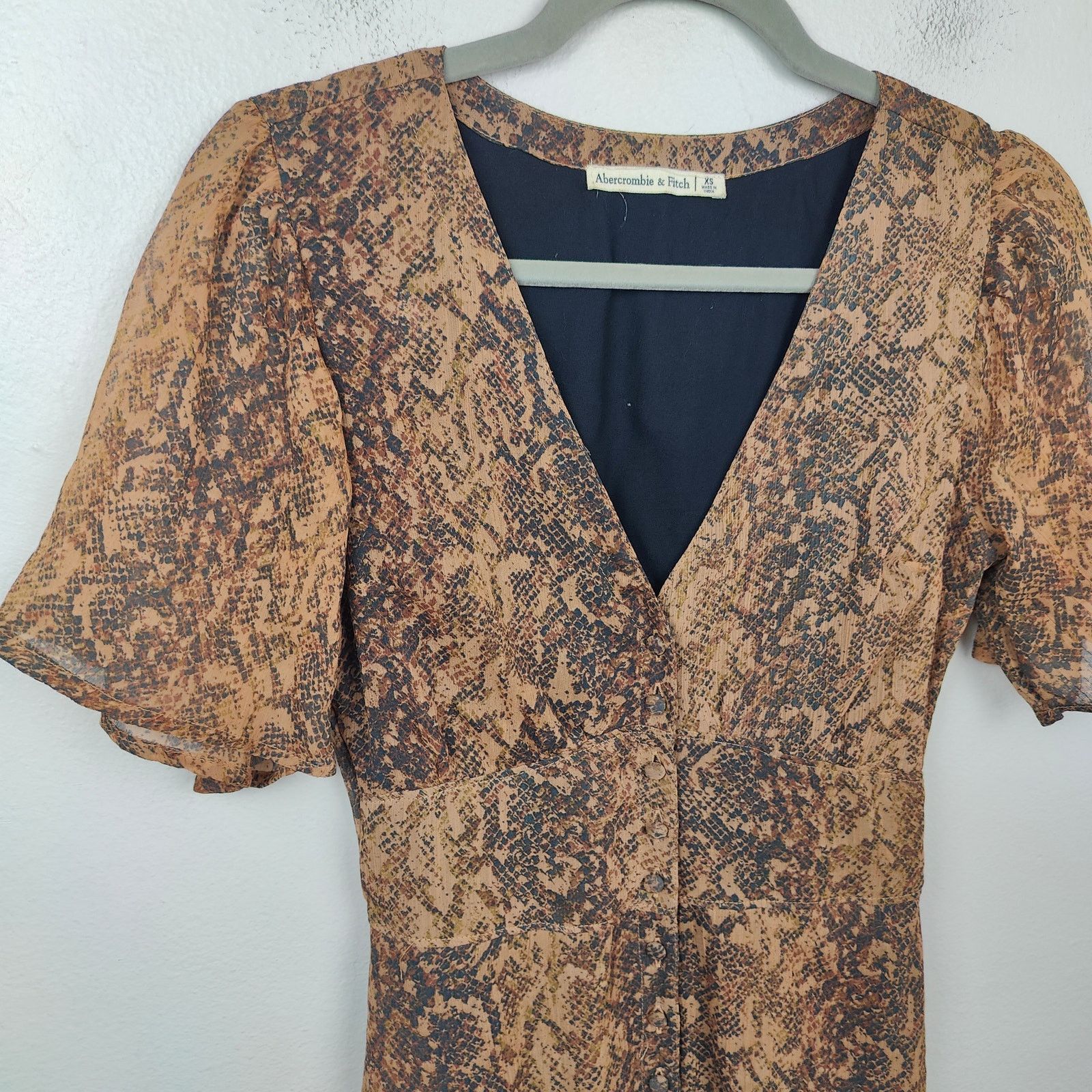 Abercrombie & Fitch Abercrombie & Fitch Dress Womens XS Brown Snake Print Size XS / US 0-2 / IT 36-38 - 2 Thumbnail