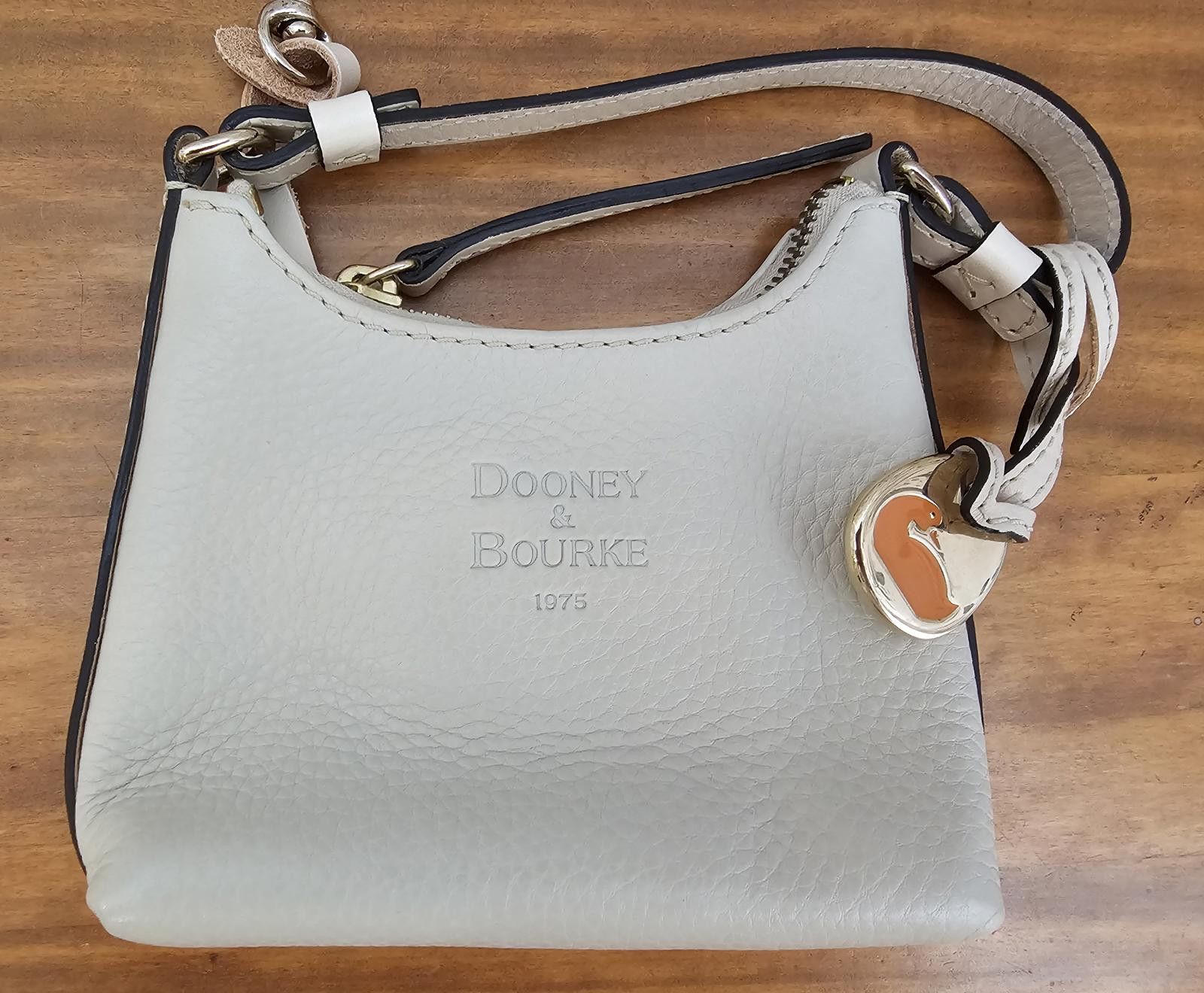 Dooney Bourke Dooney & Bourke Coin Purse Womens Pebble Leather in Beige
