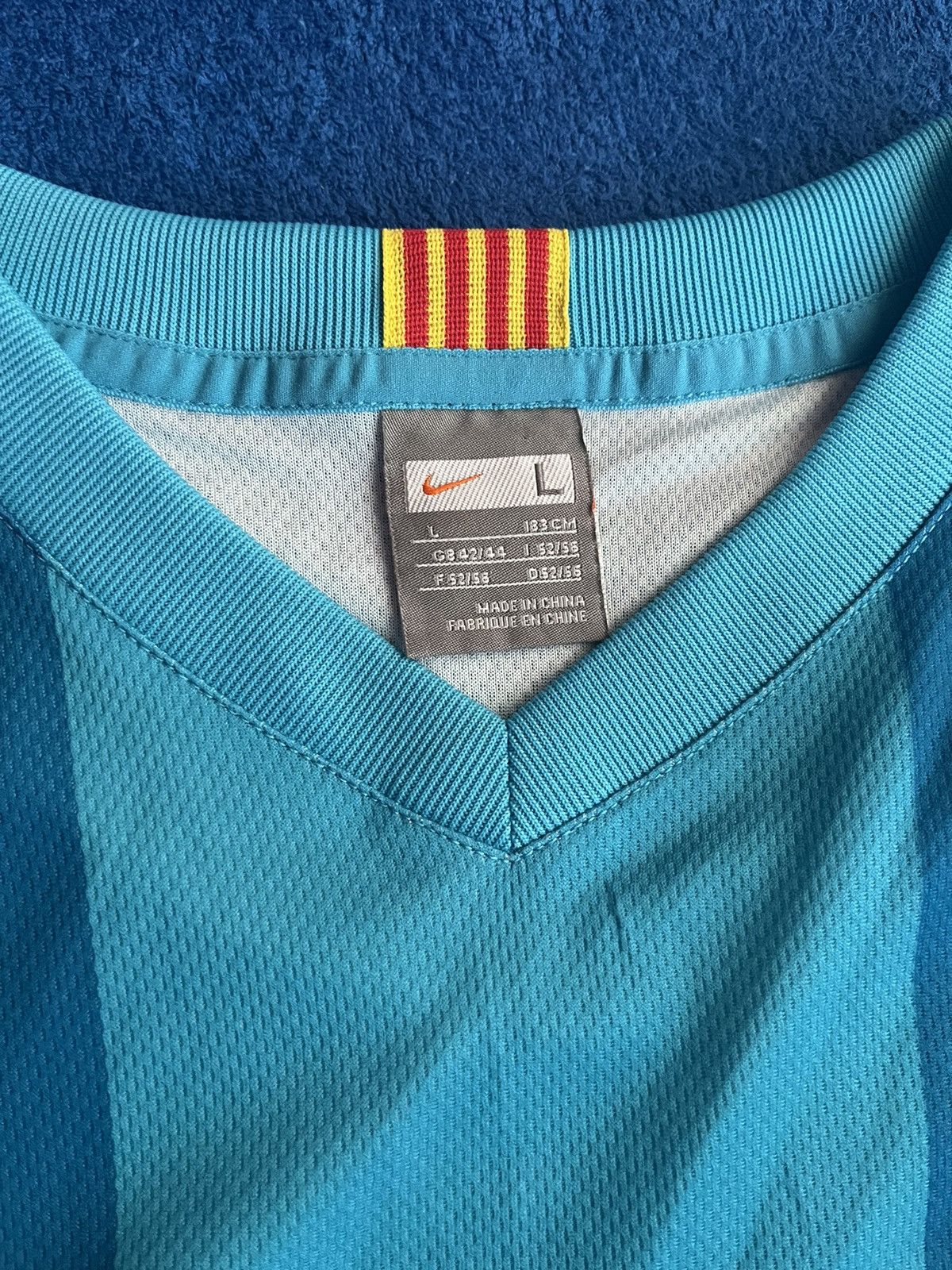 Nike Vintage nike fc Barcelona SOCCER JERSEY TSHIRT Size US L / EU 52-54 / 3 - 2 Thumbnail
