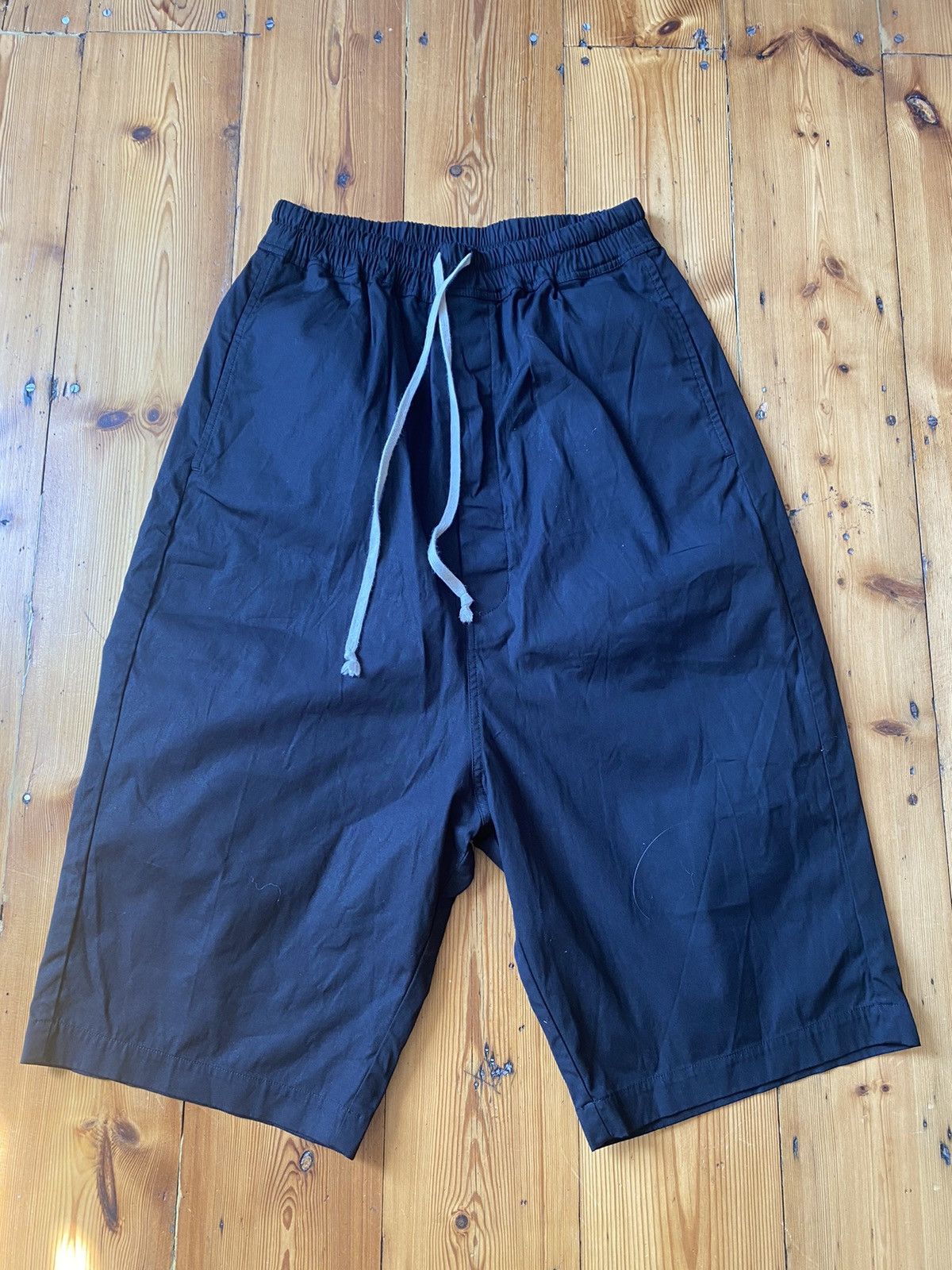 image of Rick Owens Larry Capris Shorts in Black, Men's (Size 30)