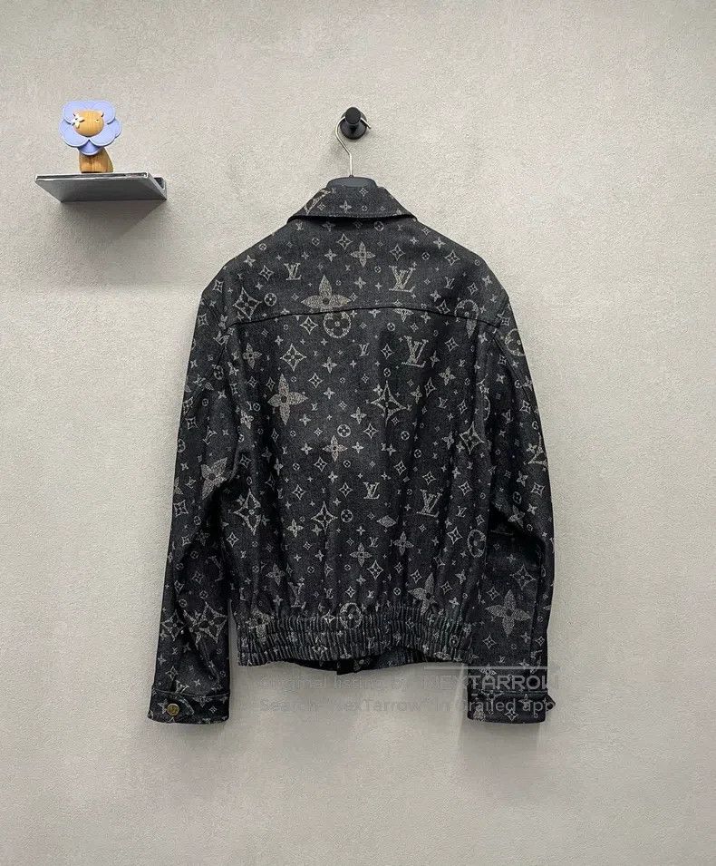 Louis Vuitton Louis Vuitton Gypsophila paniculata Black Burst Logo Full Size US M / EU 48-50 / 2 - 2 Thumbnail